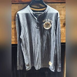 🛍 4/$20 🛍 Old Navy Distressed Long Sleeve Shirt-Size M